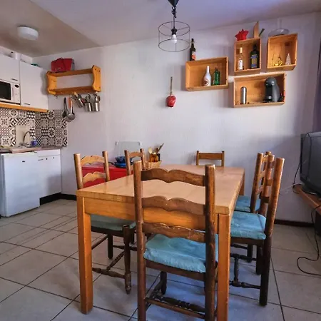 - Inout - 6 Beds Flat N-194 *